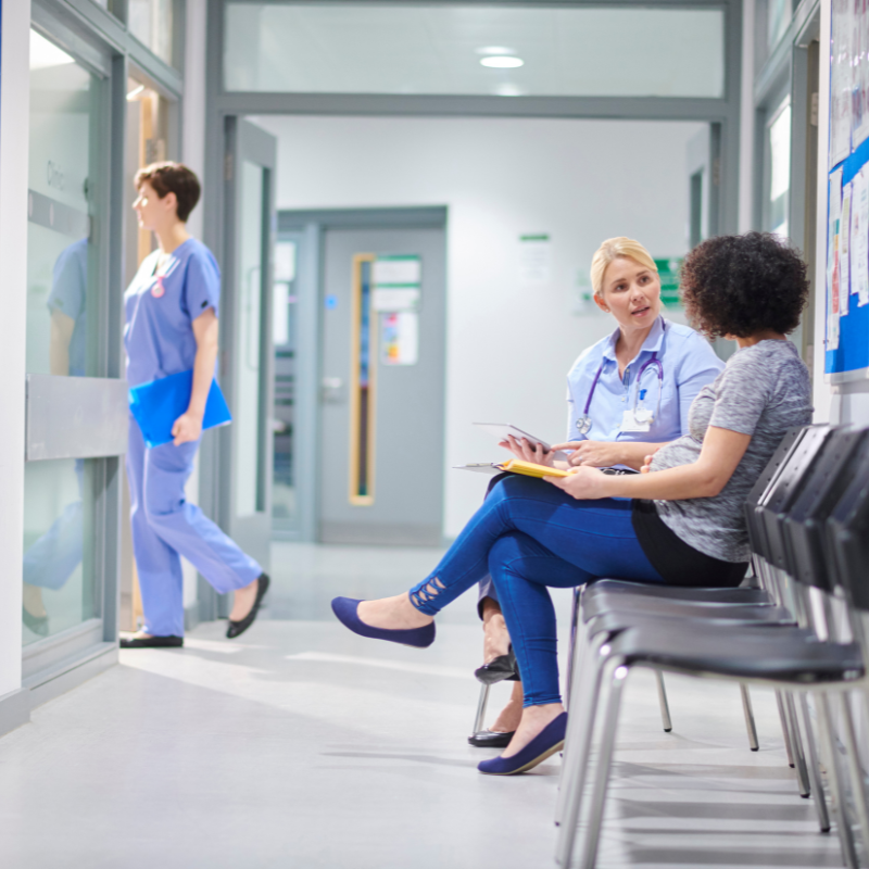 pacientes en sala de espera